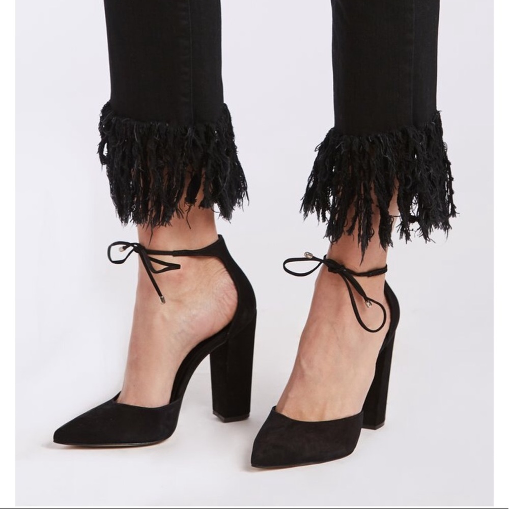 Frayed hem jeans